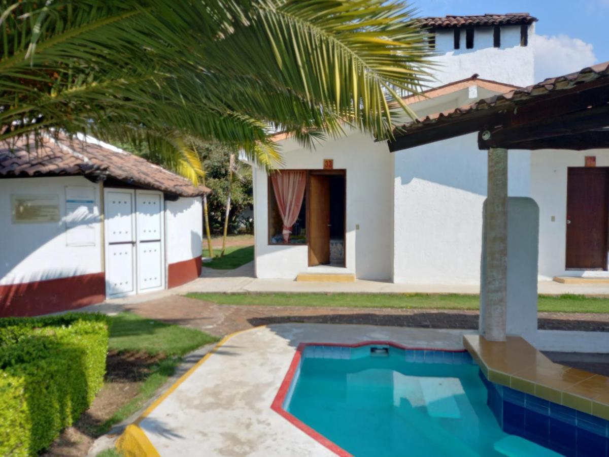Hm Hotel El Rancho Las Margaritas Valle de Bravo Εξωτερικό φωτογραφία